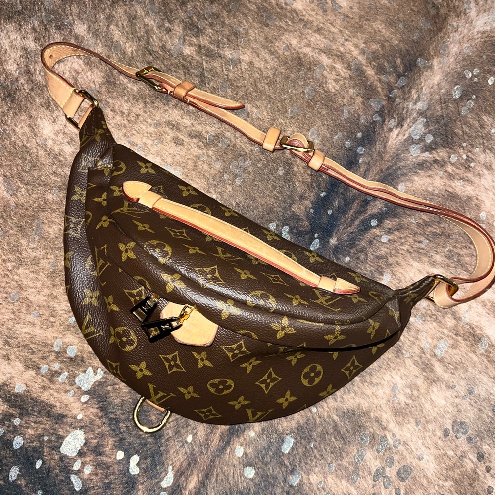 Louis Vuitton Fanny pack
